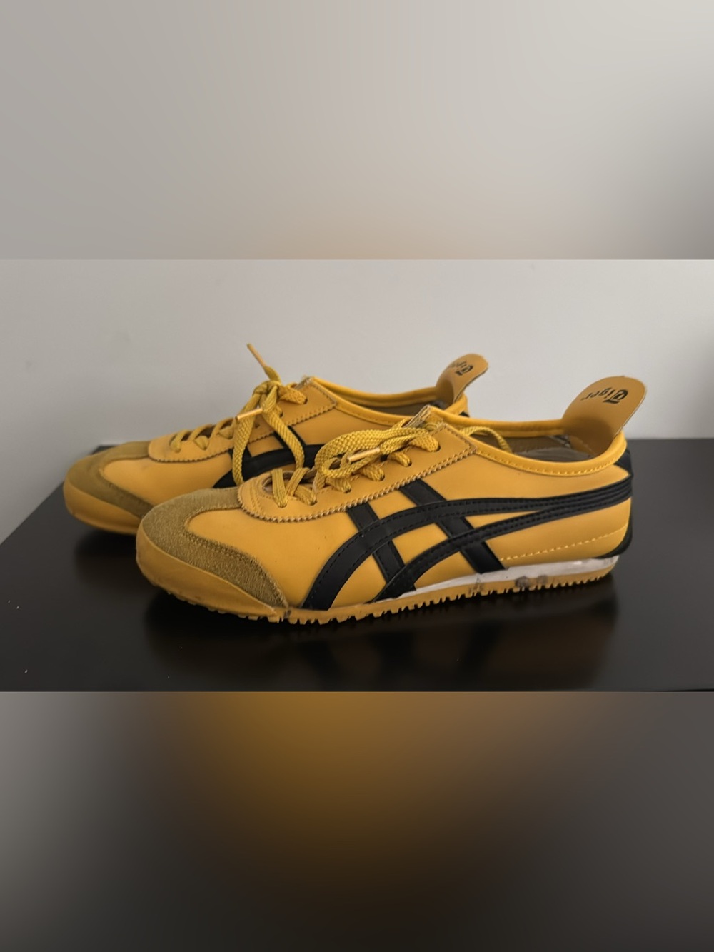 Onitsuka Tiger Mexico 66 Sneakers in Yellow and Black replica